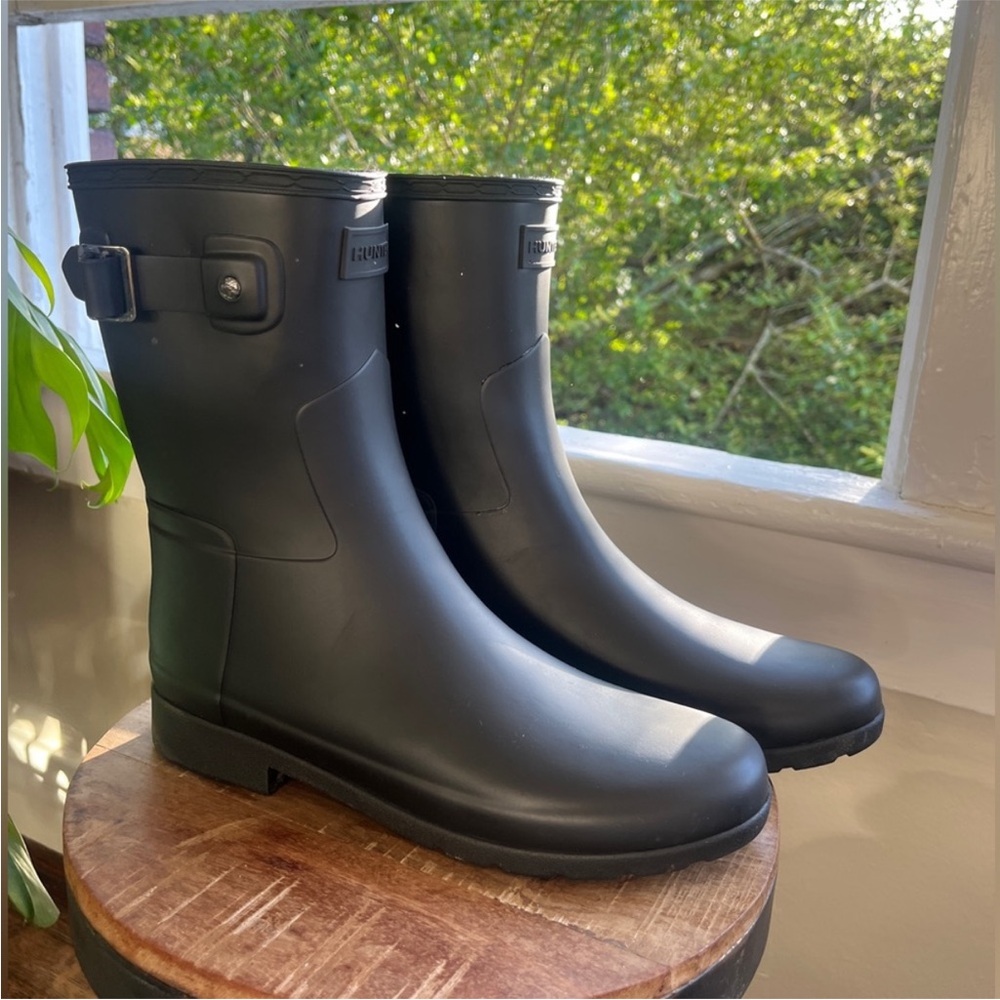 Hunter Matte Black Rain Boots- Refined  size 9// 40/41.
